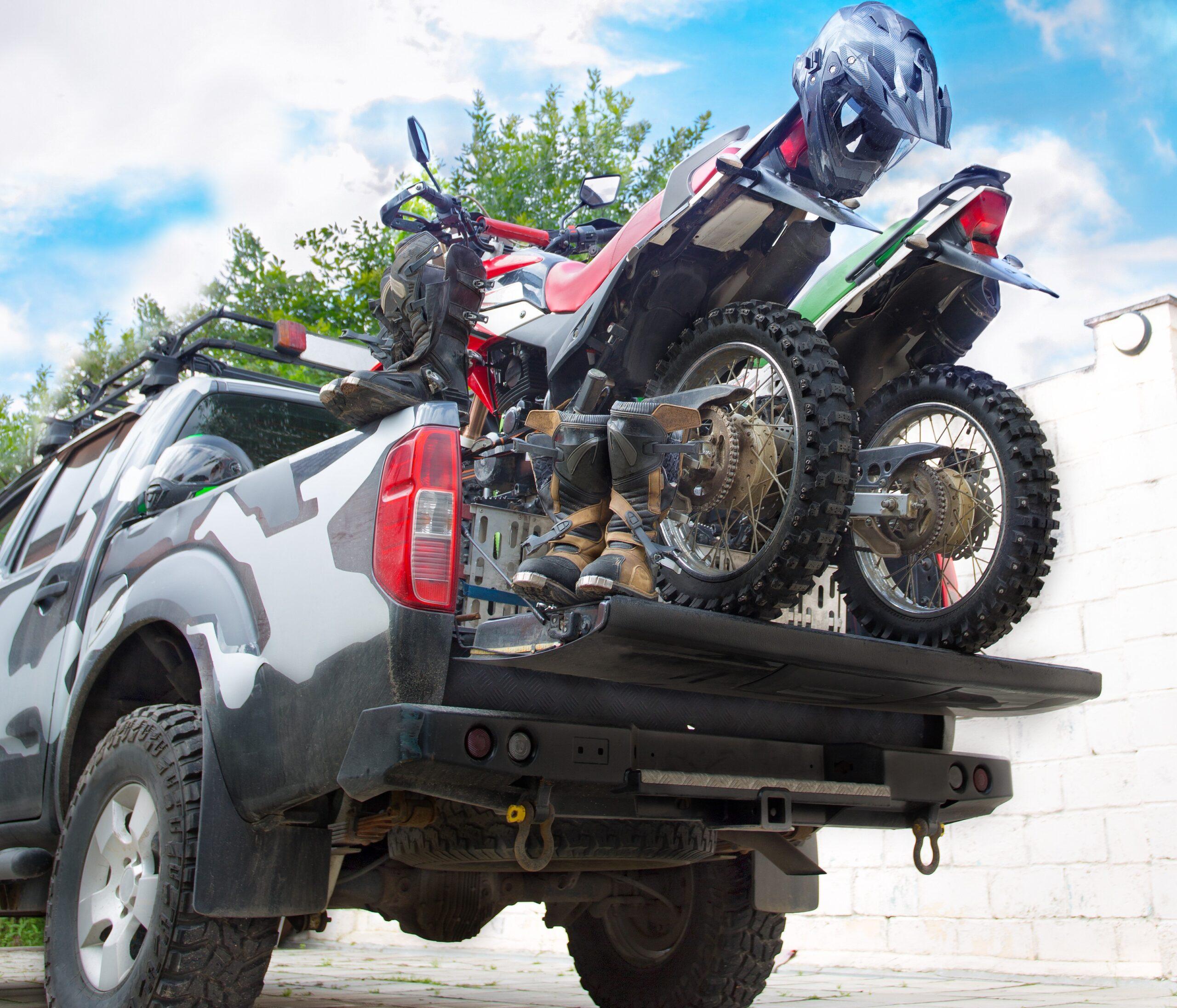 Trasportare una moto senza assicurazione: quanto costa e come fare