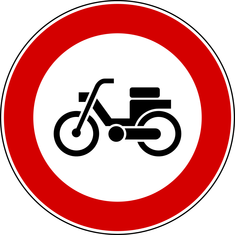 il segnale raffigurato vieta il transito ai tricicli a motore