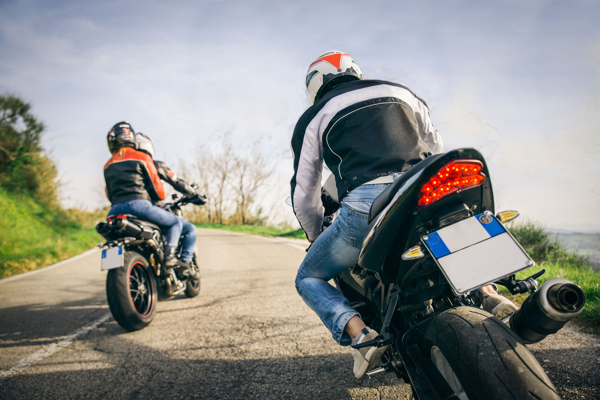 Le moto possono andare in corsia di emergenza?
