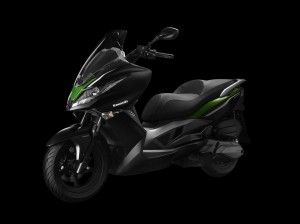 Novità mercato: J300, dalla base Kymko, arriva il primo scooter Kawasaki