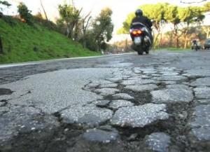 Quando cadere in moto in centro storico è colpa del comune