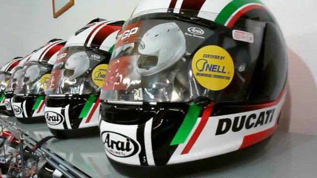 Ducati ti cambia il casco (ma non la testa)