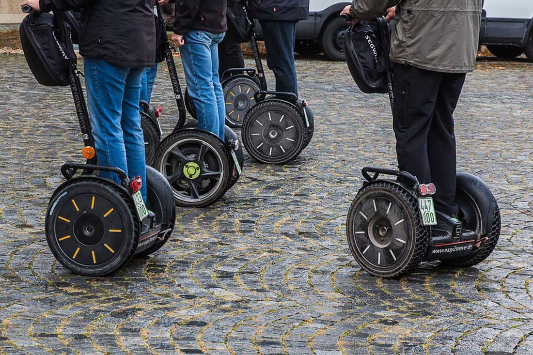 Monopattini elettrici: Milano e Torino avviano la sperimentazione