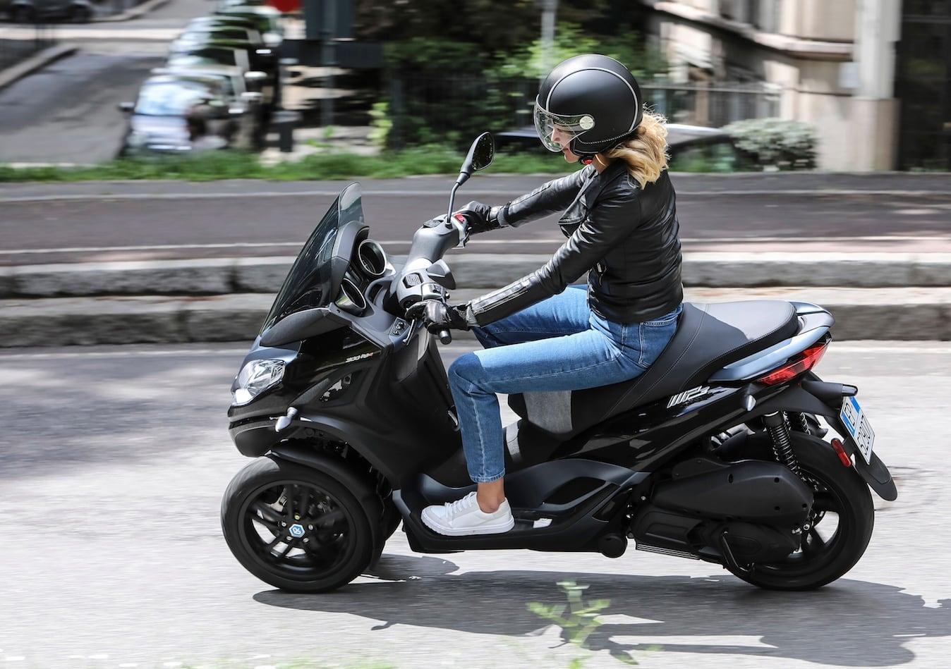 Piaggio: in arrivo il primo airbag per scooter e moto