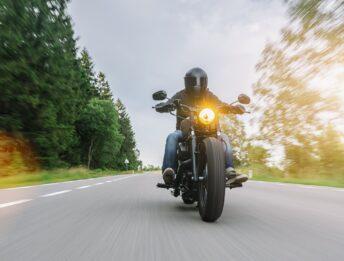 Accensione luci moto: regole e sanzioni