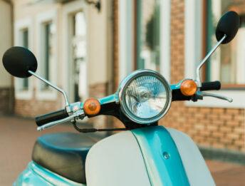 Passaggio di proprietà ciclomotori: regole e costi 2025