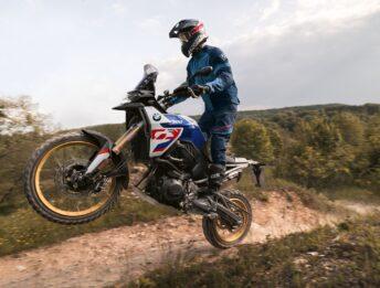 BMW F 900 GS: prezzo e caratteristiche del nuovo modello