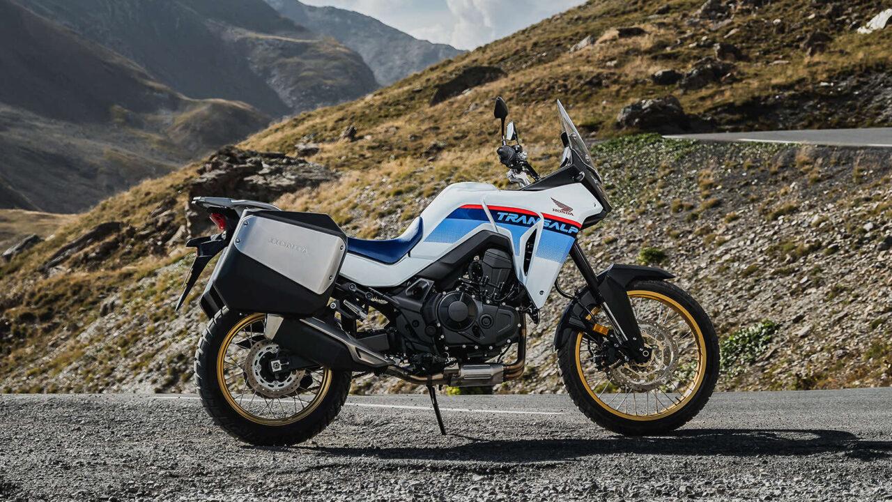 Honda richiama la Transalp XL 750: rischio caduta durante la guida