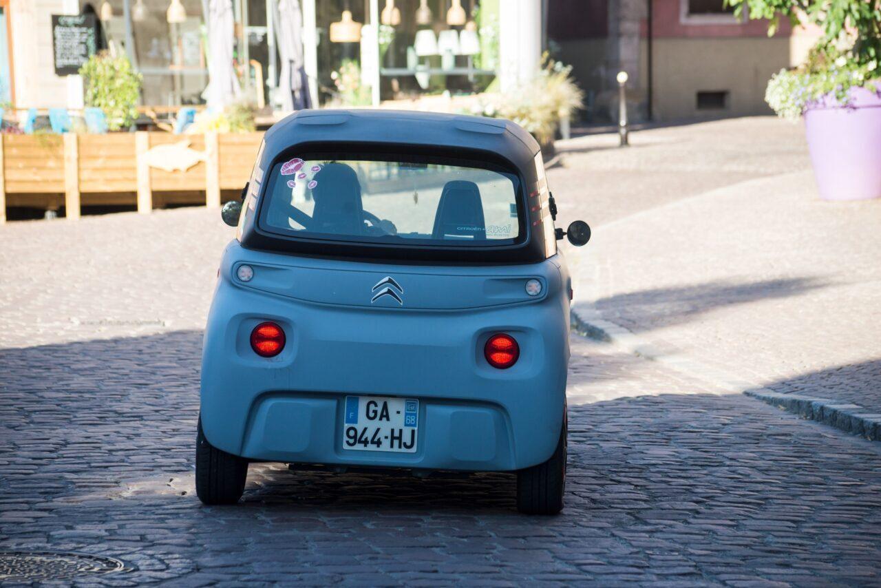 Trasporto bambini sui quadricicli seggiolino
