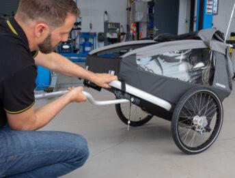 Rimorchio per bici: 6 modelli valutati nel test del TCS 2025