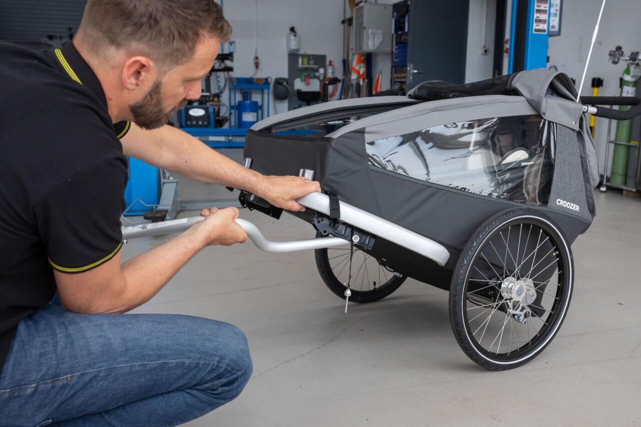 Rimorchio per bici: 6 modelli valutati nel test del TCS 2025