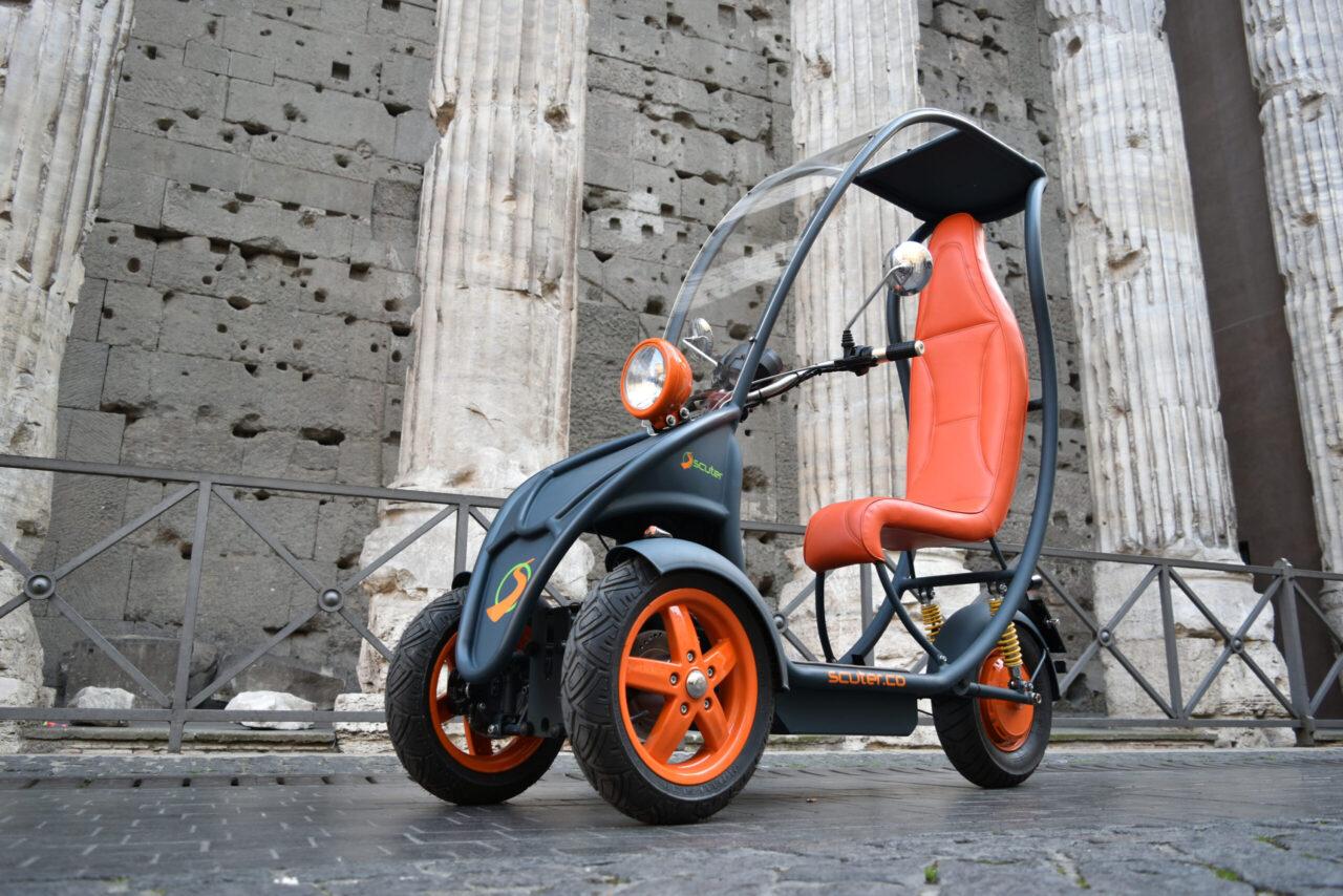 Scooter sharing Milano: debutta Scuter, il ciclomotore senza casco